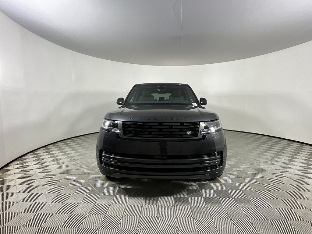 2025 Land Rover Range Rover SE photo 3