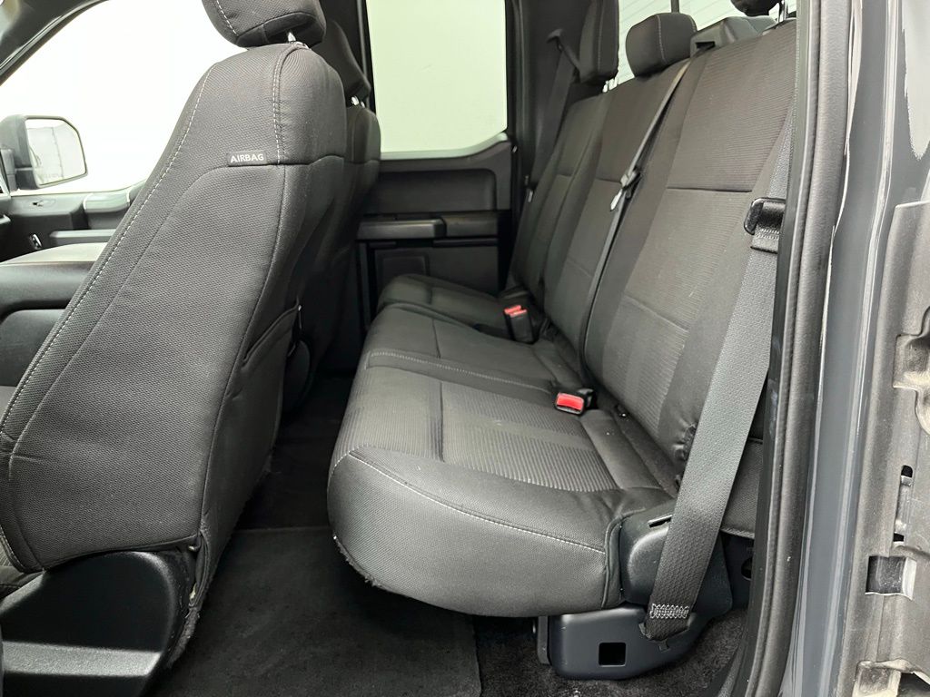 2016 Ford F-150 XLT photo 22