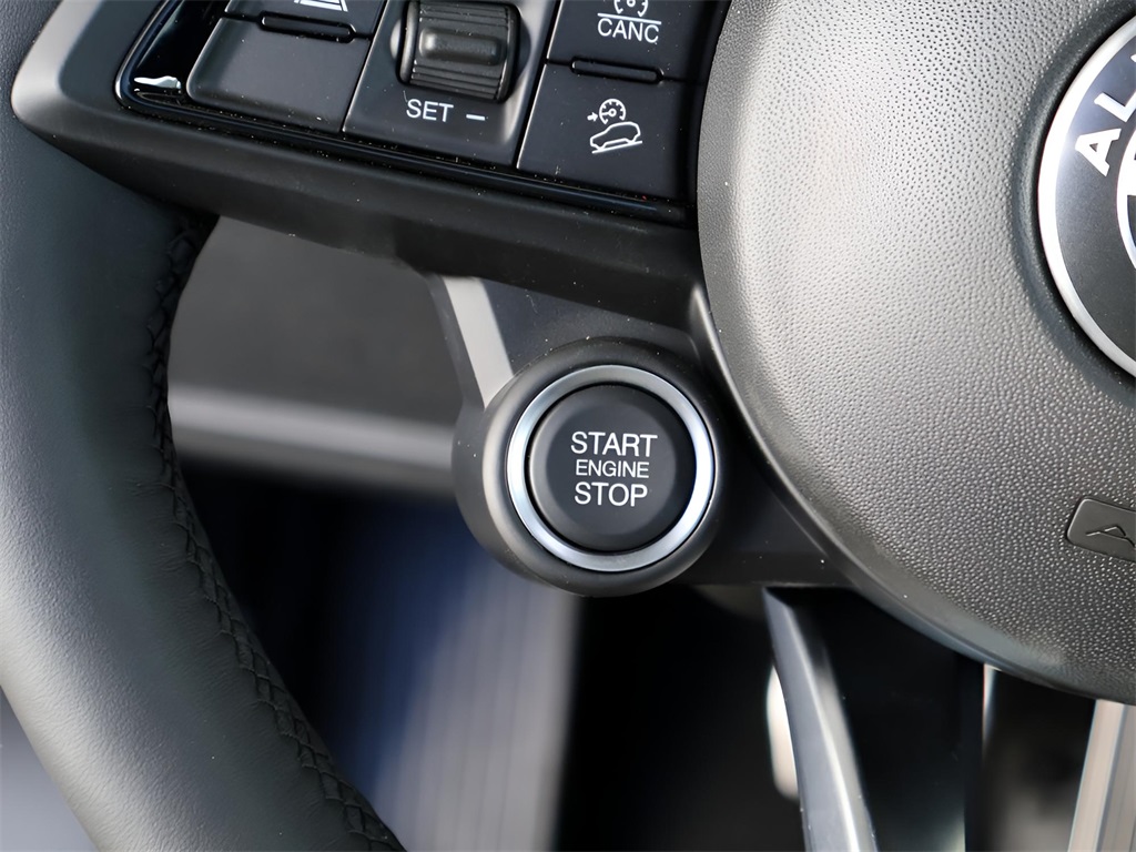 2025 Alfa Romeo Stelvio Sprint Base photo 27