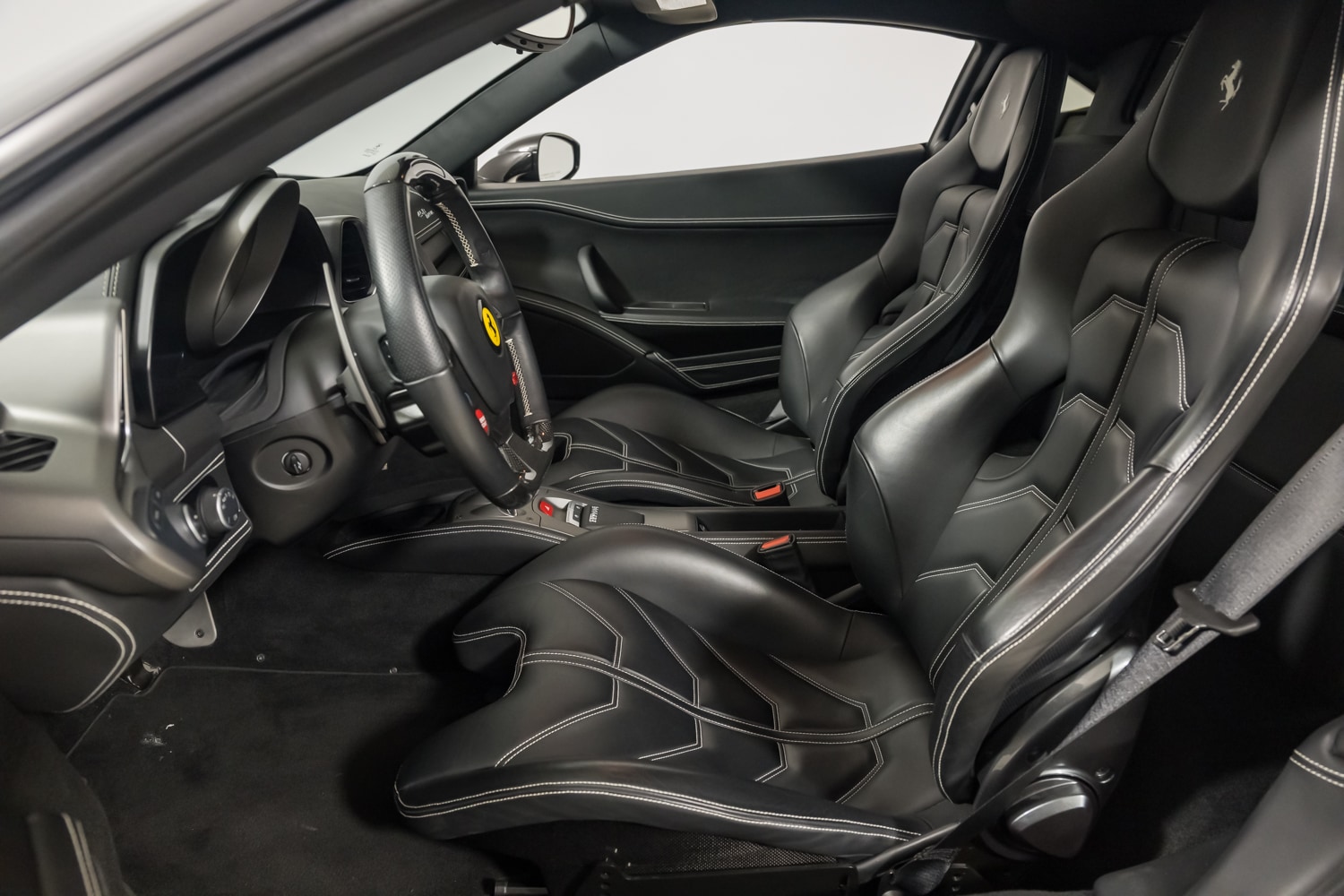 2015 Ferrari 458 Italia photo 13