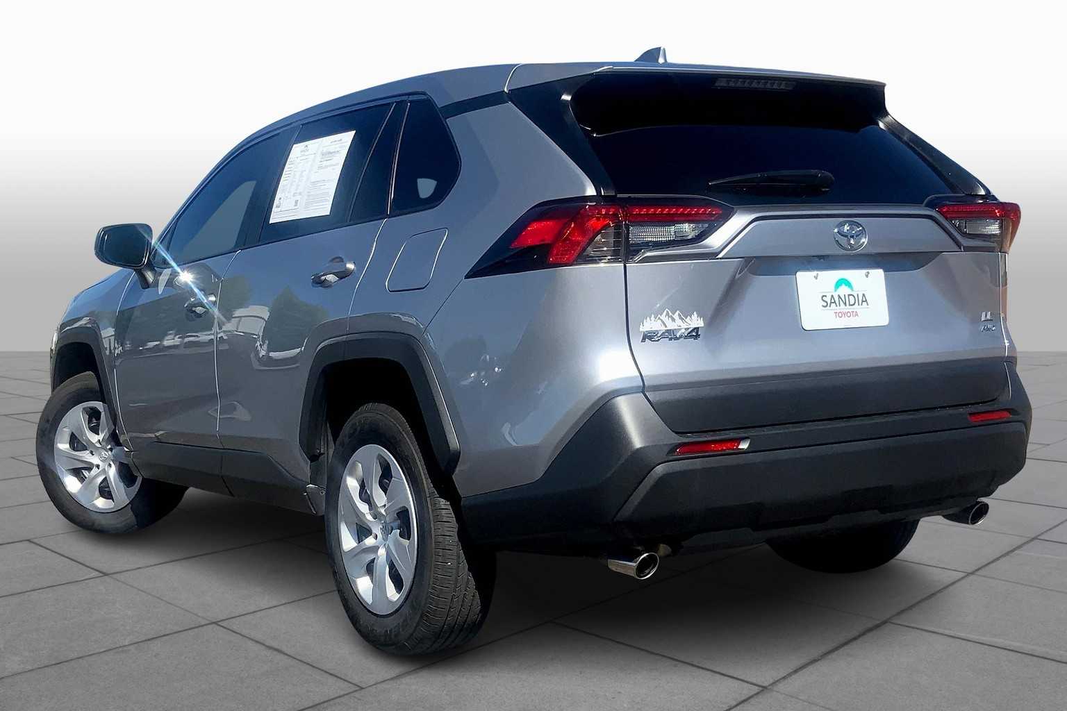 2025 Toyota RAV4 LE photo 10