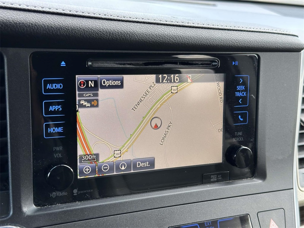 2015 Toyota Sienna XLE Premium photo 3