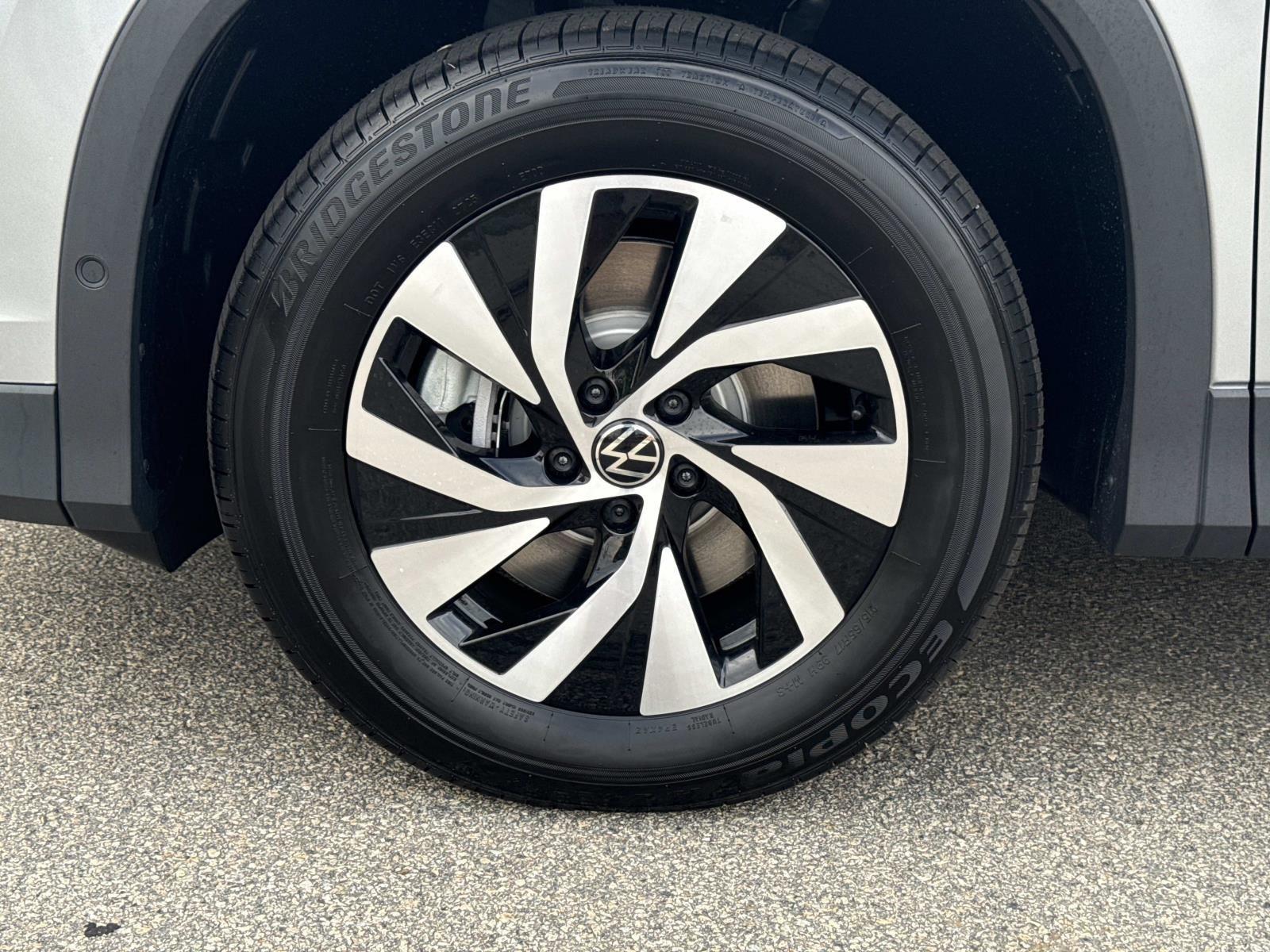 2025 Volkswagen Tiguan S photo 3