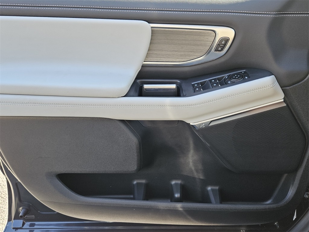 2025 Ford Expedition Platinum photo 24