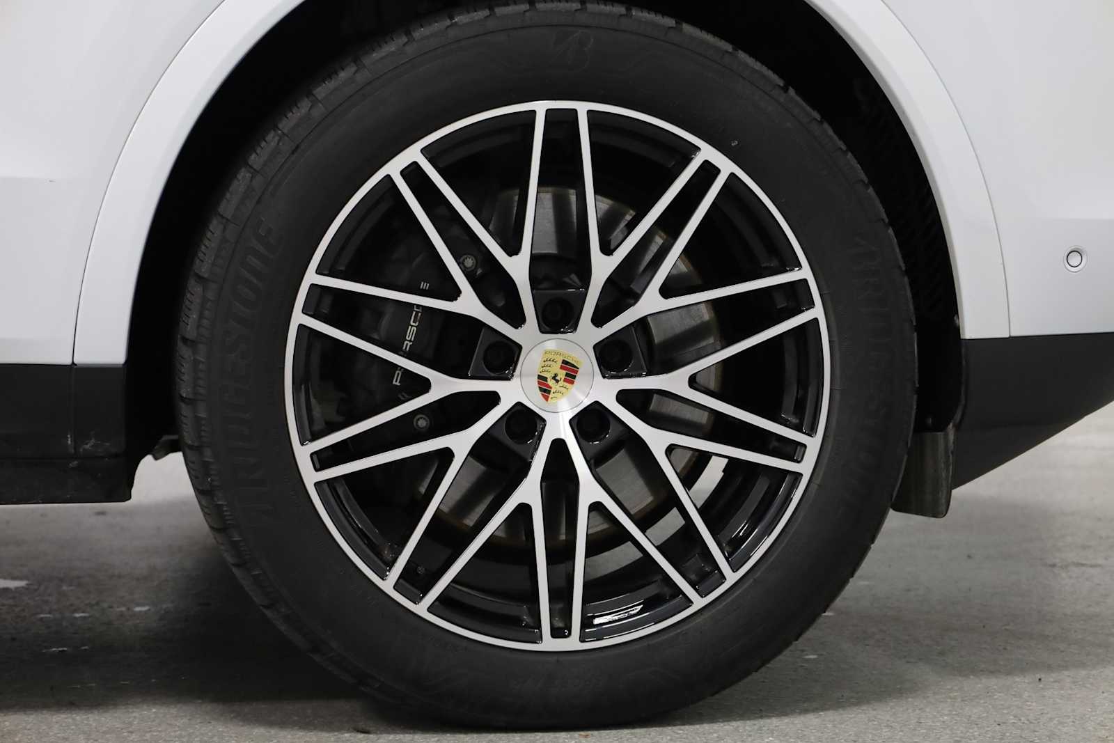 2024 Porsche Cayenne Coupe photo 9