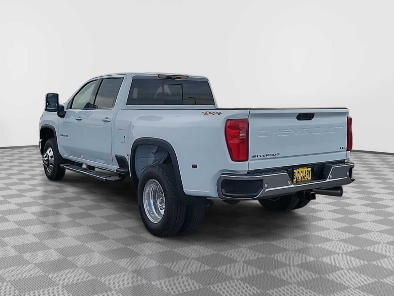 2025 Chevrolet Silverado 3500HD LTZ photo 3