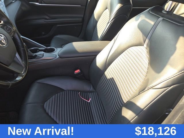 2021 Toyota Camry SE photo 7