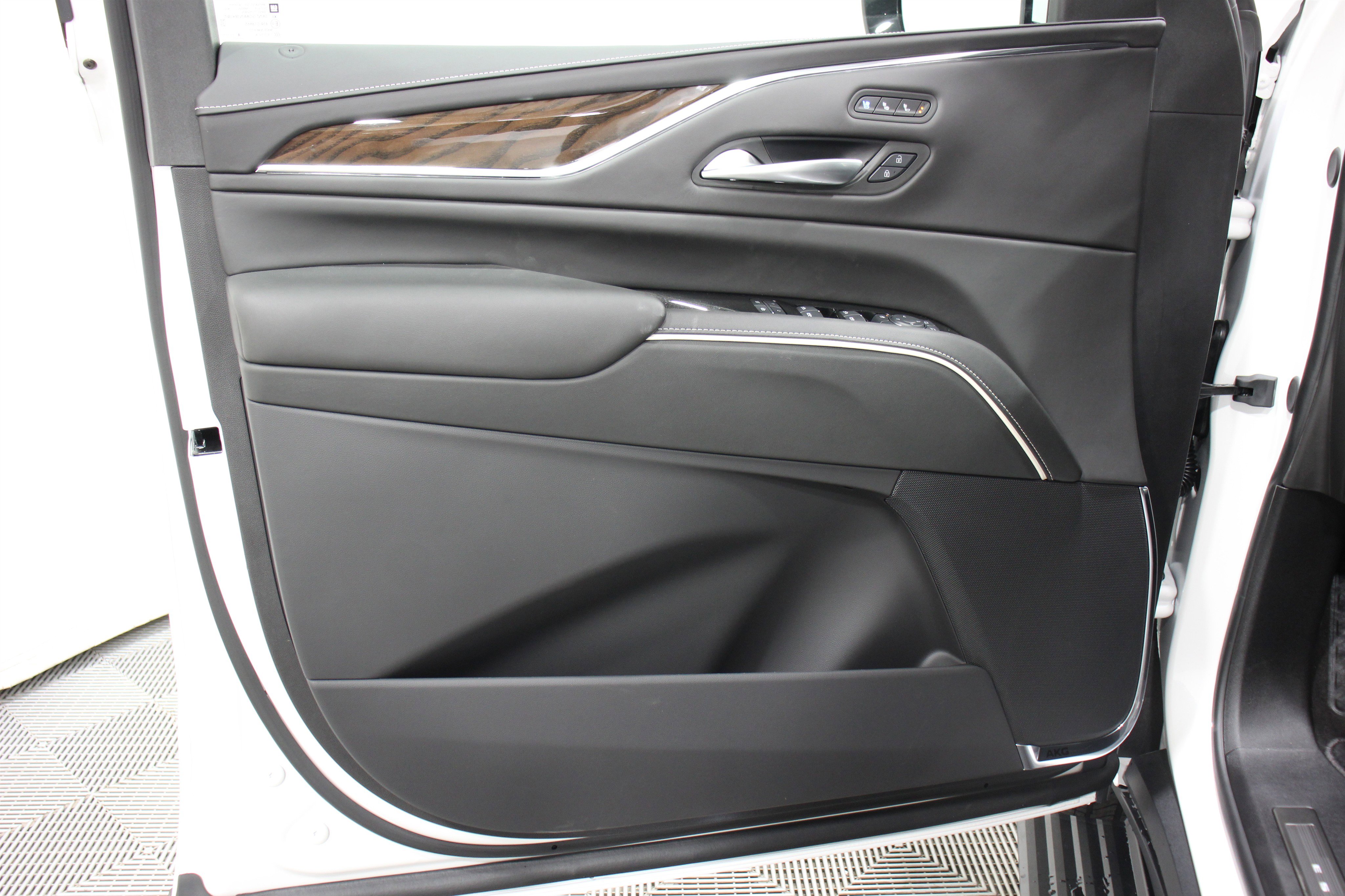 2024 Cadillac Escalade ESV Sport Platinum photo 6
