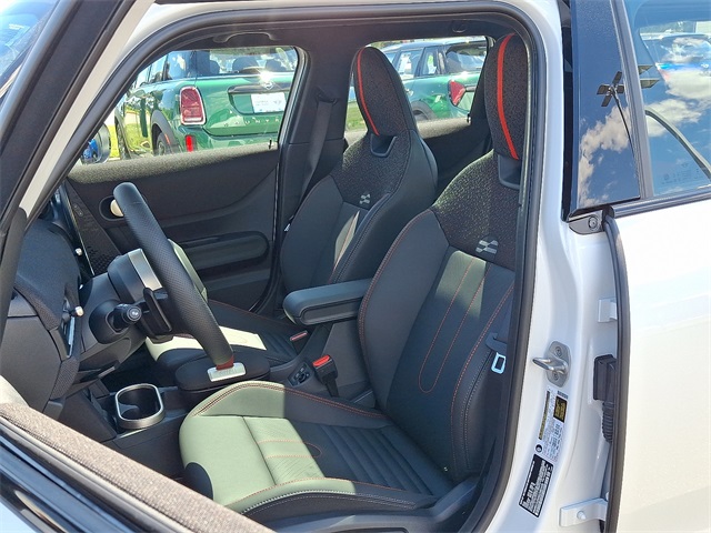 2025 Mini Cooper 4 Door Hardtop Iconic photo 13
