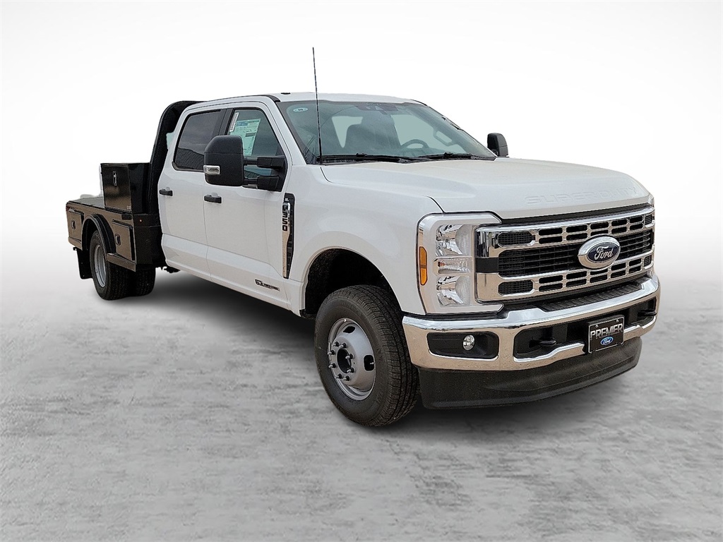 2025 Ford F-350 Super Duty Chassis Cab XL's photo