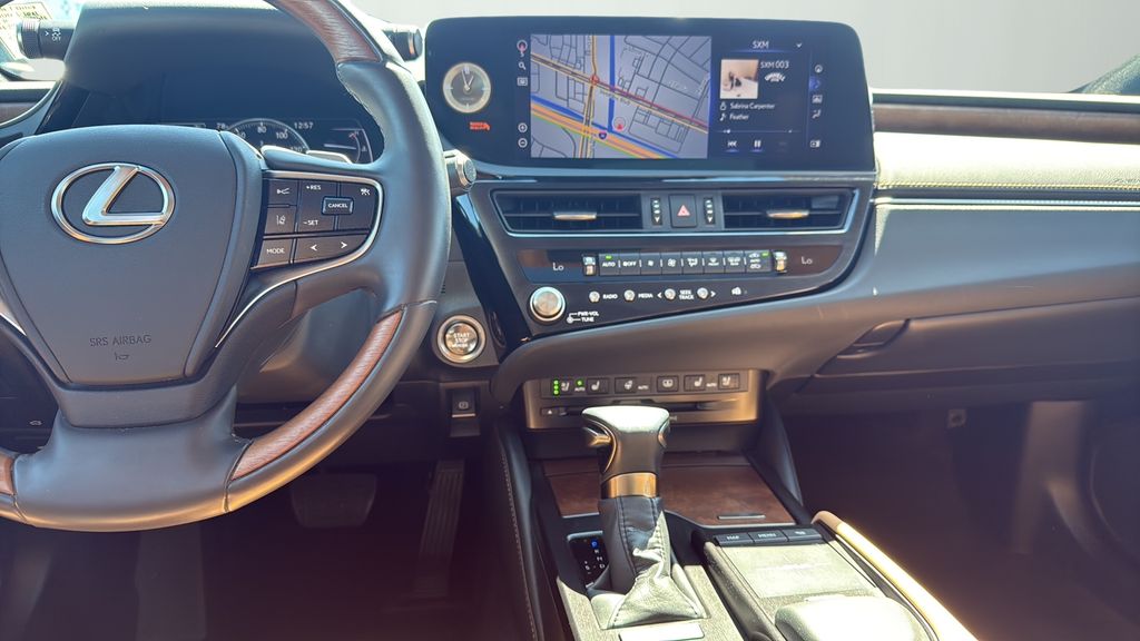 2022 Lexus ES 350 Ultra Luxury photo 13