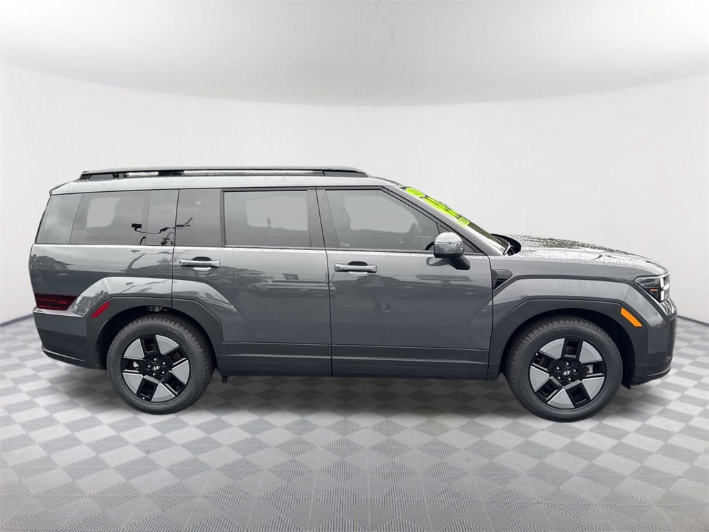 2025 Hyundai Santa Fe SEL photo 2