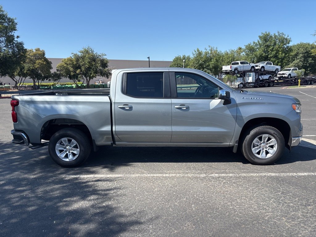 2025 Chevrolet Silverado 1500 LT photo 2