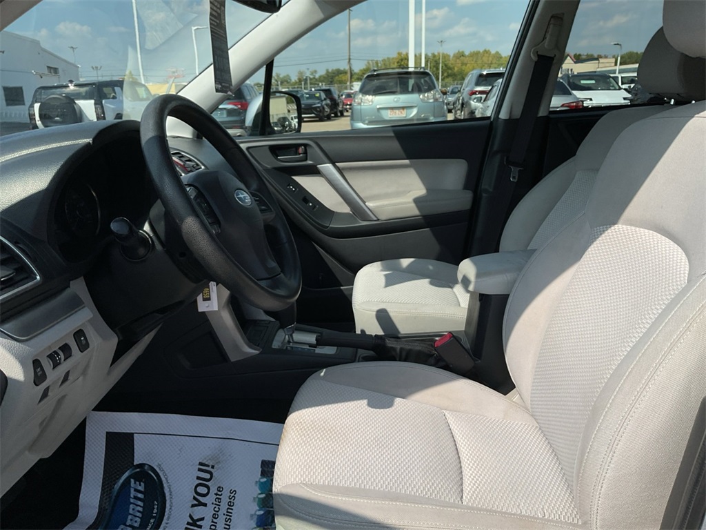 2016 Subaru Forester 2.5i Premium photo 16