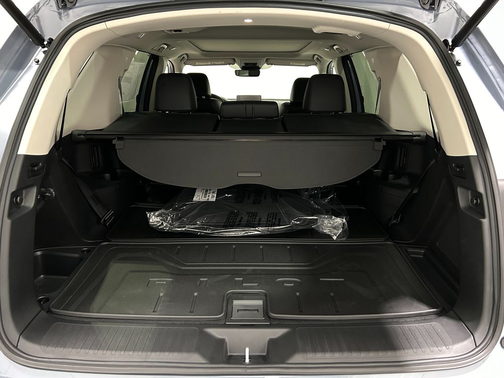 2025 Honda Pilot Touring photo 23