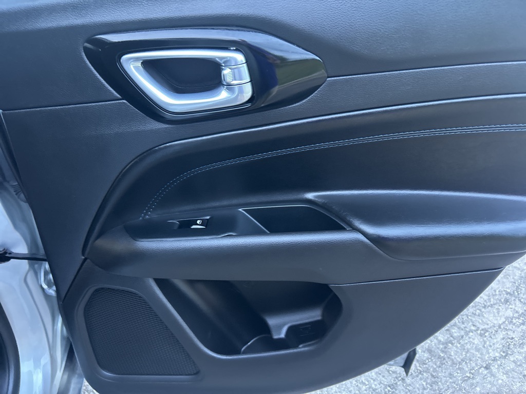 2025 Jeep Compass Latitude photo 19