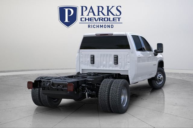 2025 Chevrolet Silverado 3500HD Work Truck photo 3