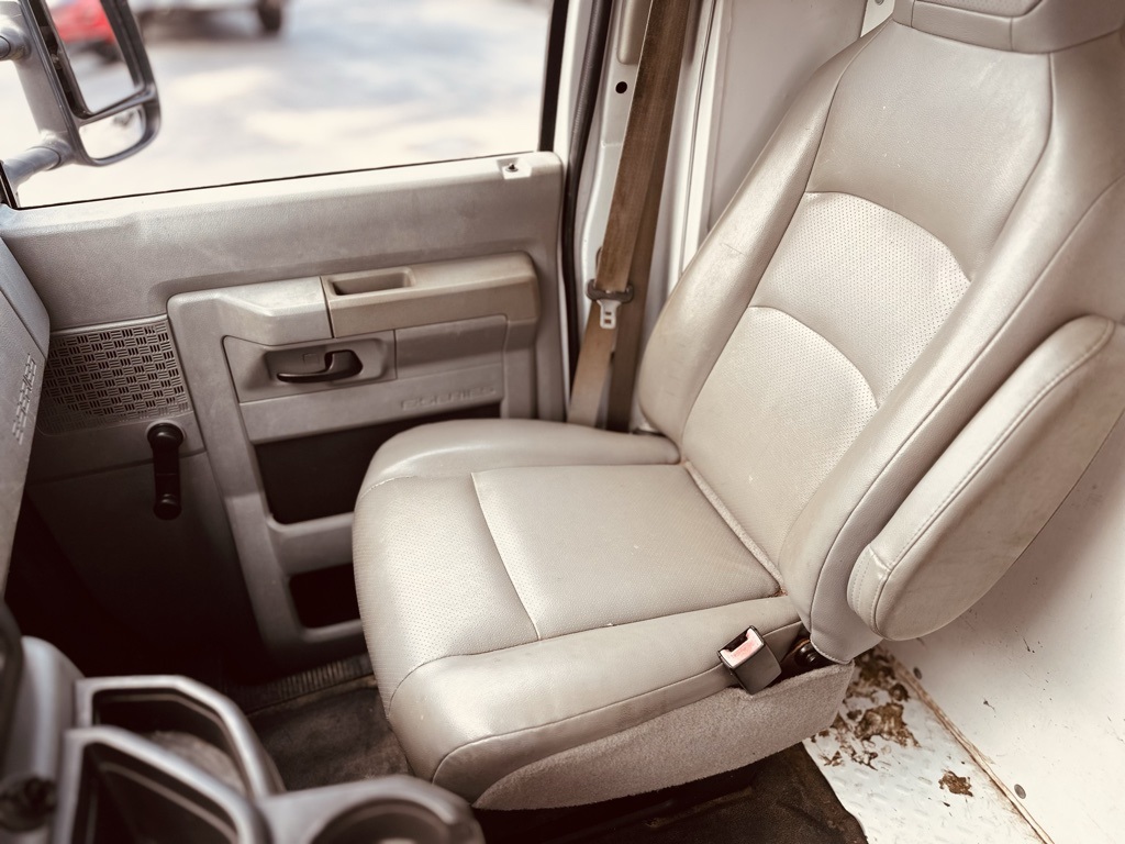 2012 Ford E-350 photo 19