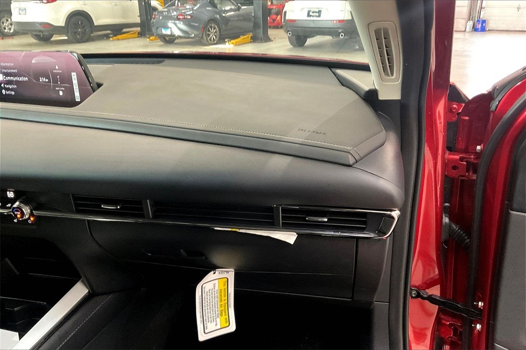 2025 MAZDA CX-30 - Image 15