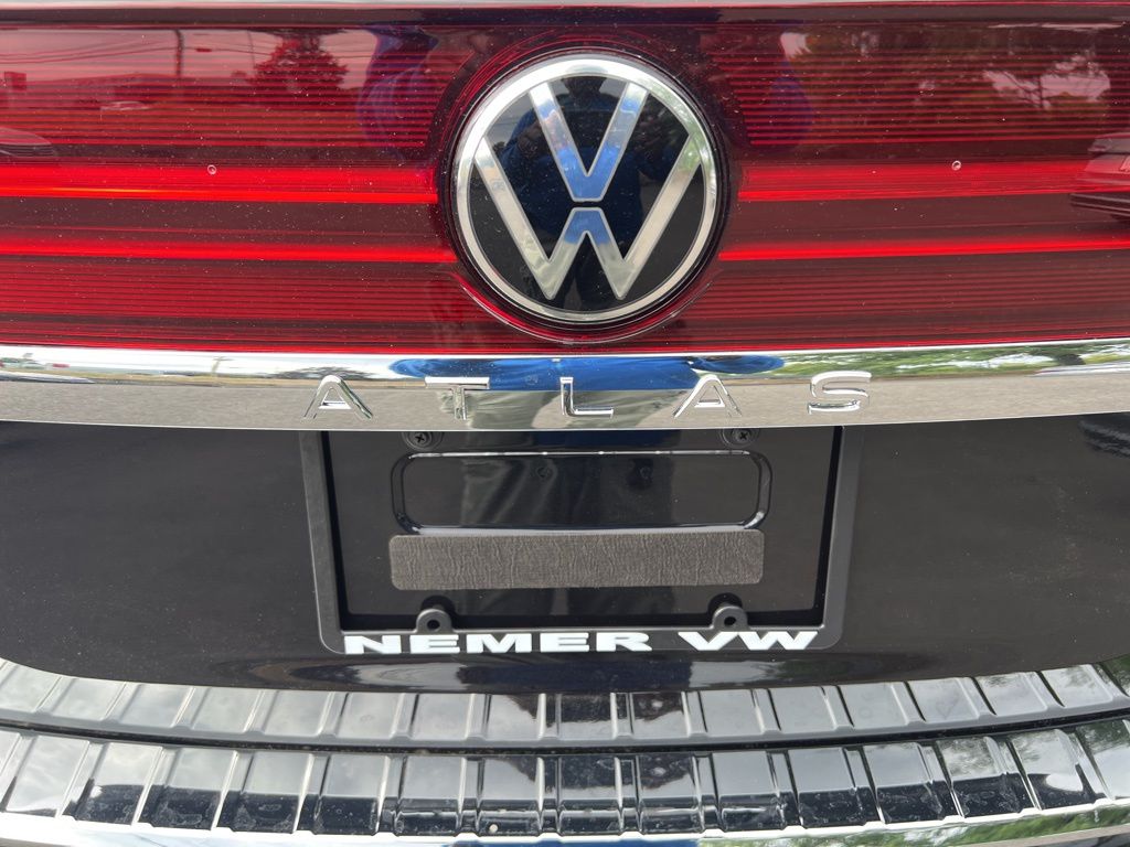 2026 Volkswagen Atlas SE Technology photo 8
