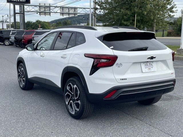 2025 Chevrolet Trax photo 5
