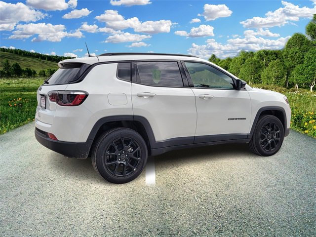 2026 Jeep Compass Latitude Altitude Special Edition photo 3