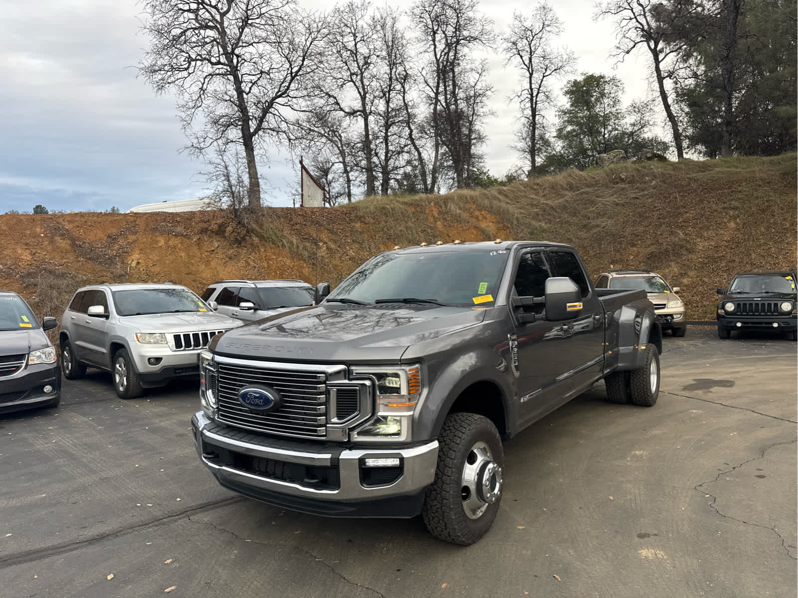 2022 Ford F-350 Super Duty Lariat's photo