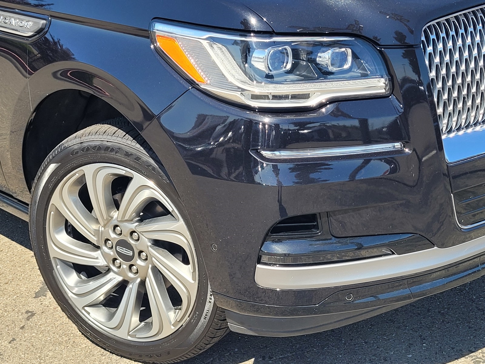 2023 Lincoln Navigator Reserve photo 3