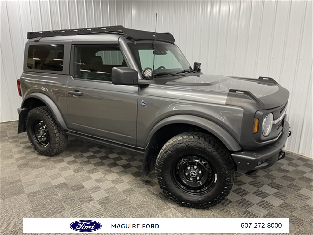 2022 Ford Bronco 2-Door Black Diamond's photo