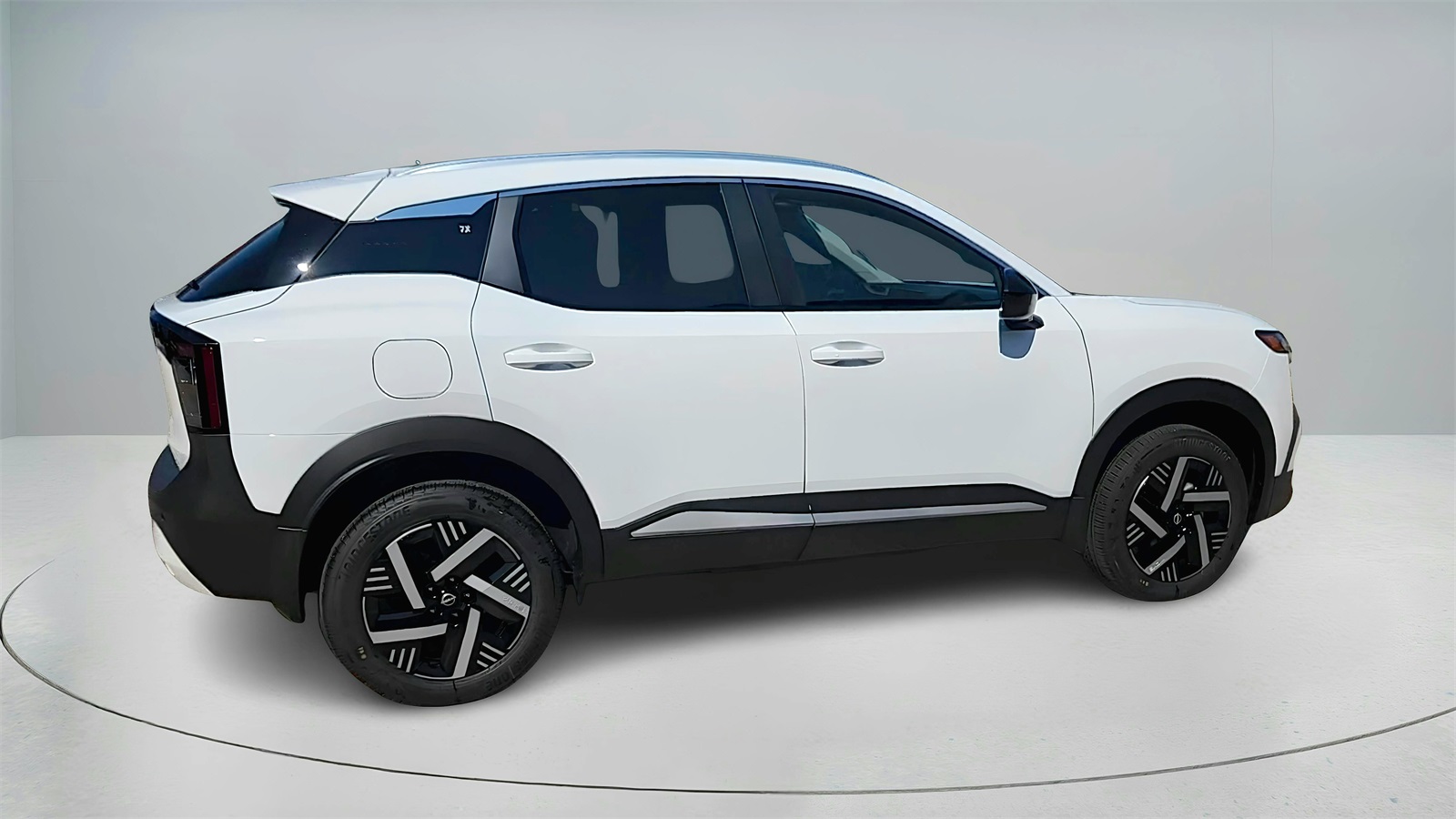 2026 Nissan Kicks SV photo 3
