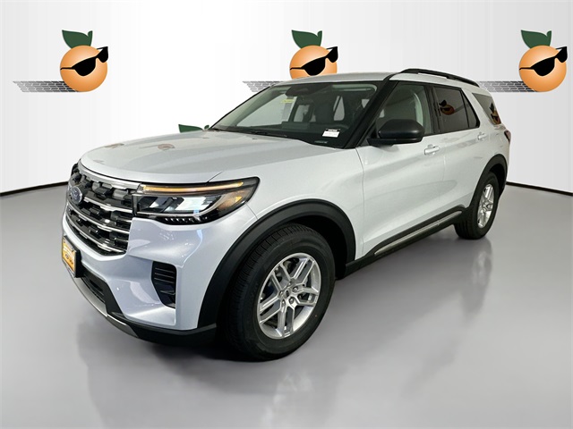 2025 Ford Explorer photo 3