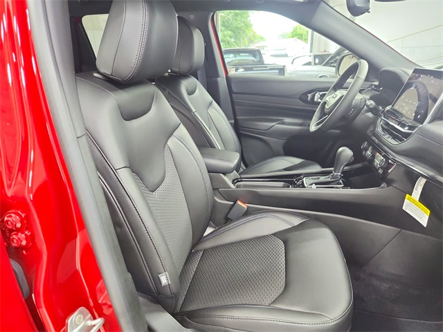 2025 Jeep Compass Latitude photo 30