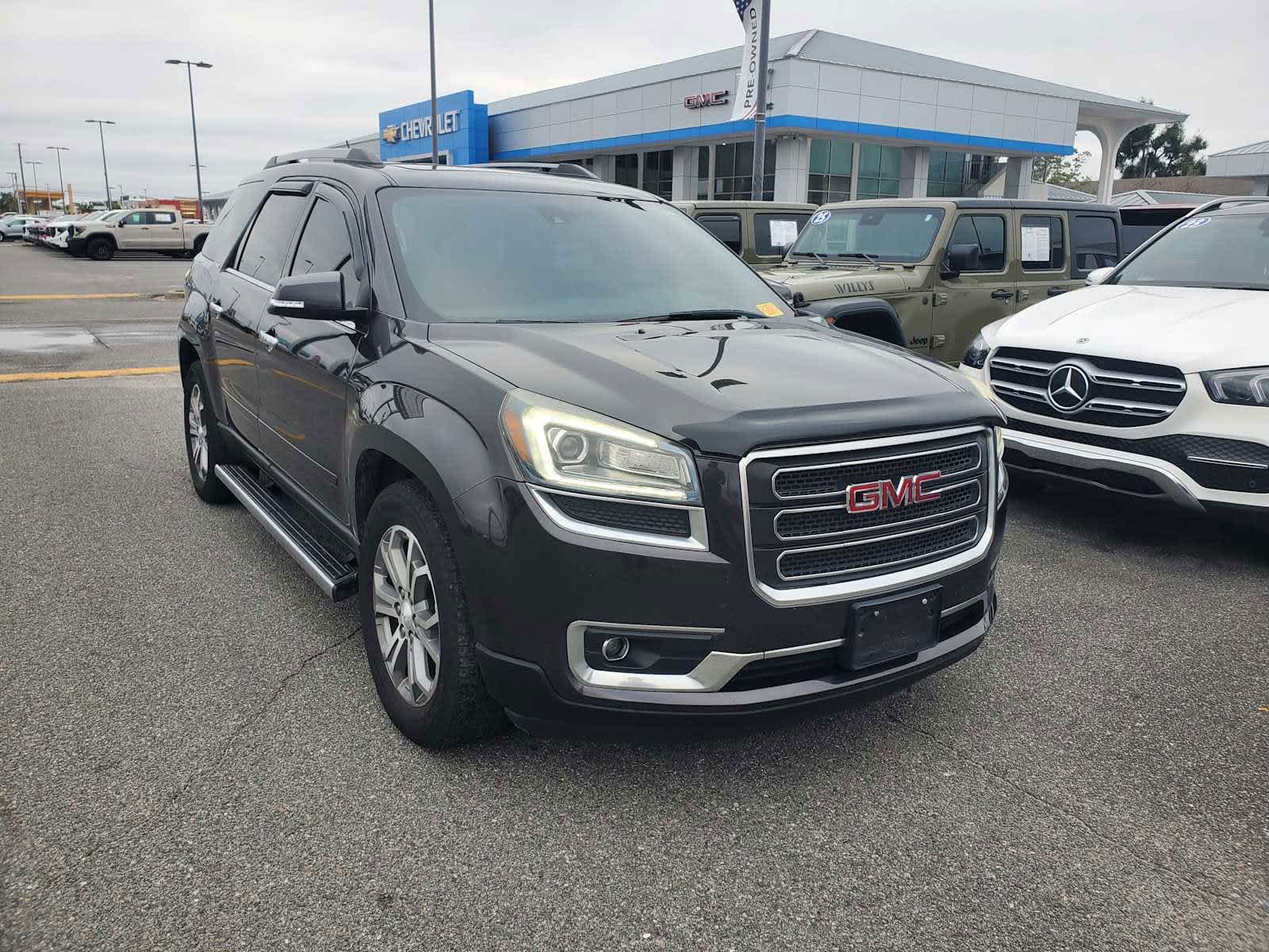 2015 GMC Acadia SLT2's photo