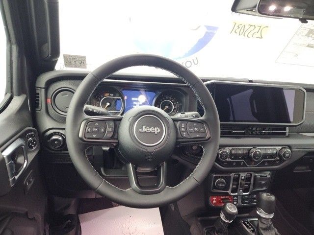 2025 Jeep Wrangler Rubicon photo 11