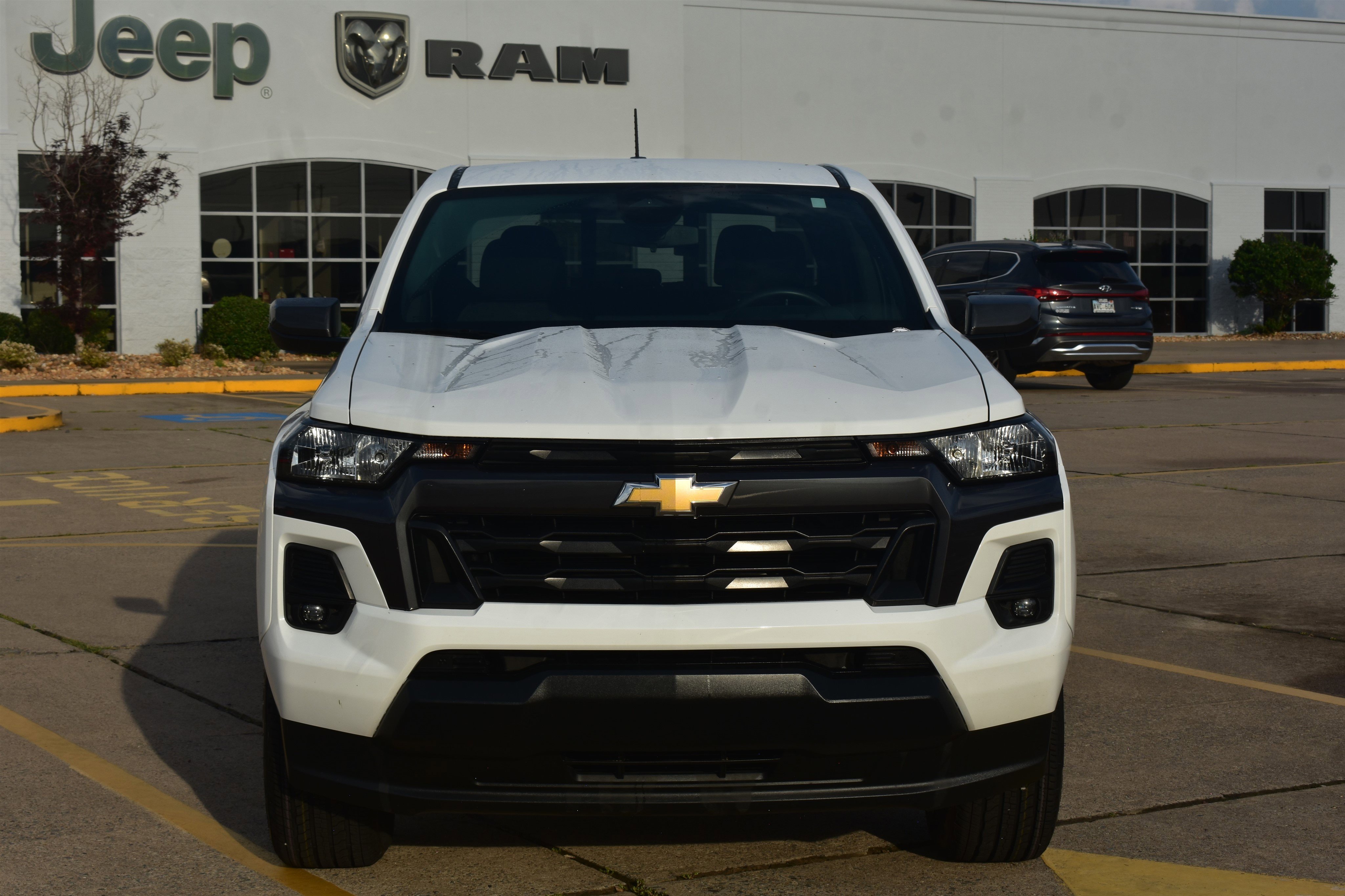 Used 2024 Chevrolet Colorado LT with VIN 1GCPSCEK2R1112875 for sale in Little Rock