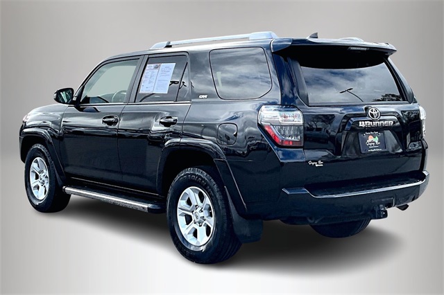 2018 Toyota 4Runner SR5 photo 3