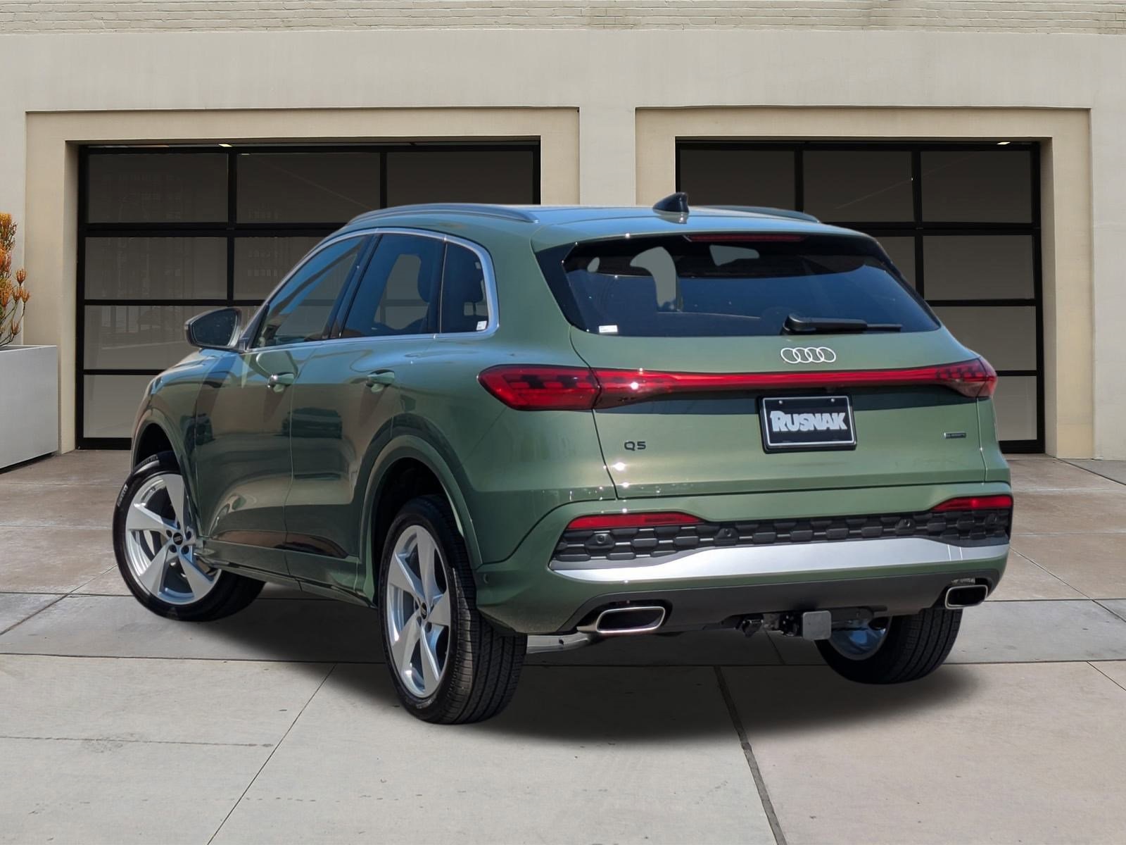 2025 Audi Q5 2.0T Premium Plus photo 2