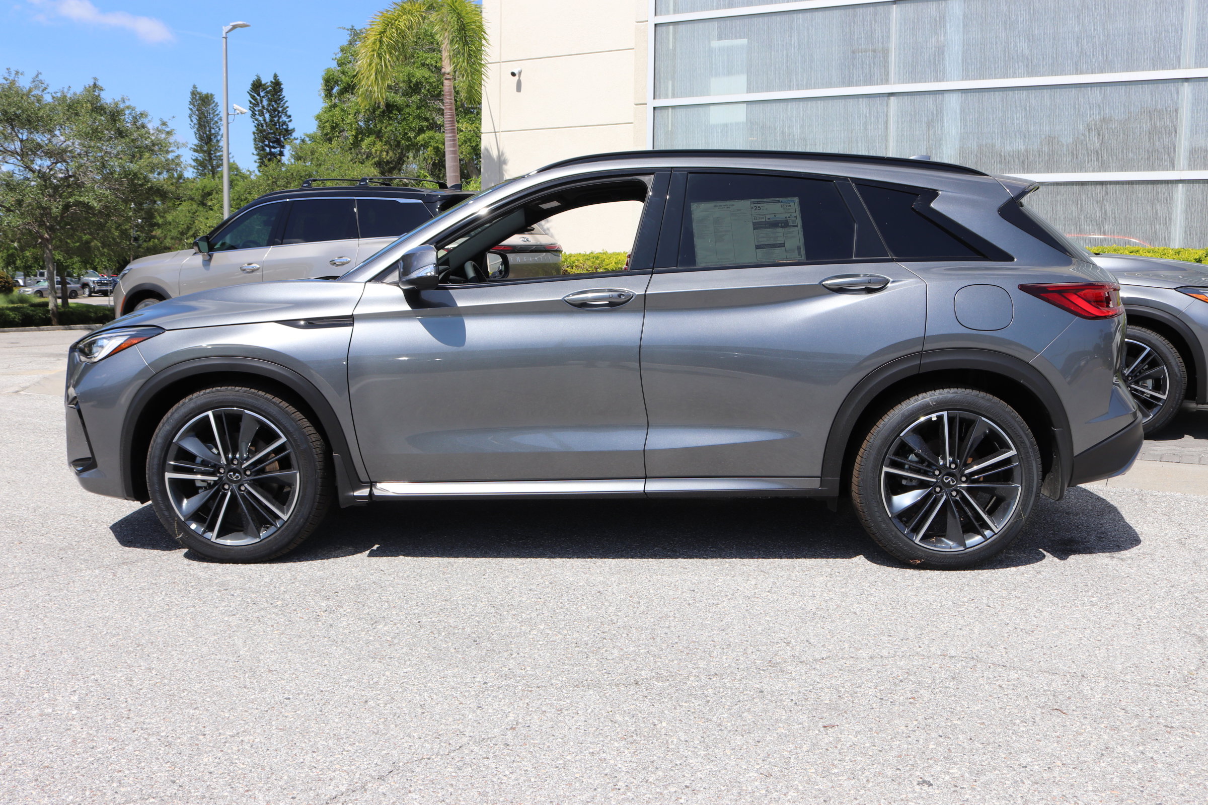2025 Infiniti QX50 SPORT photo 2