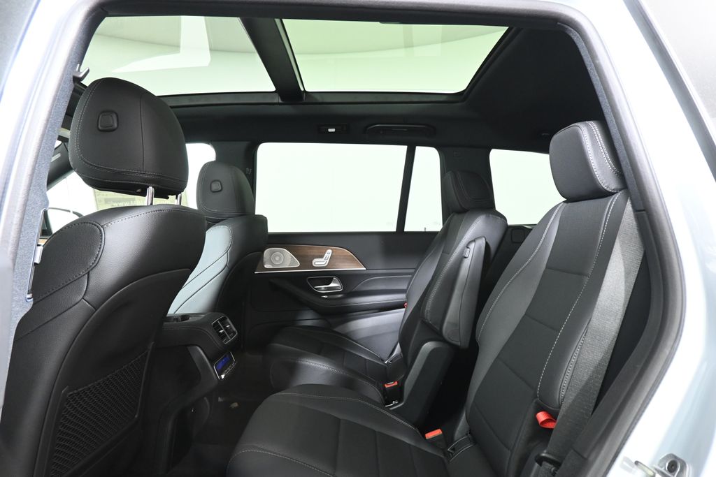 2025 Mercedes Benz GLS 450 4MATIC photo 25