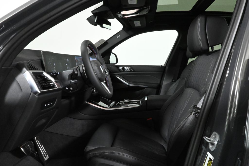 2025 Bmw X5 M60i photo 2