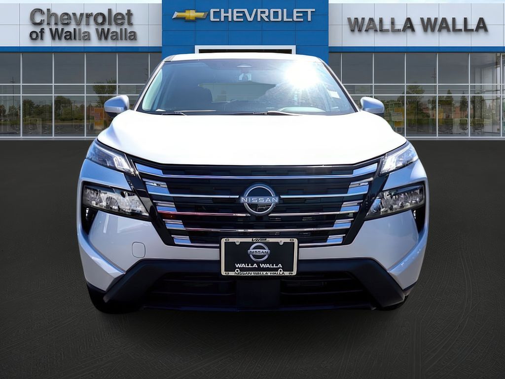 2024 Nissan Rogue SV photo 2