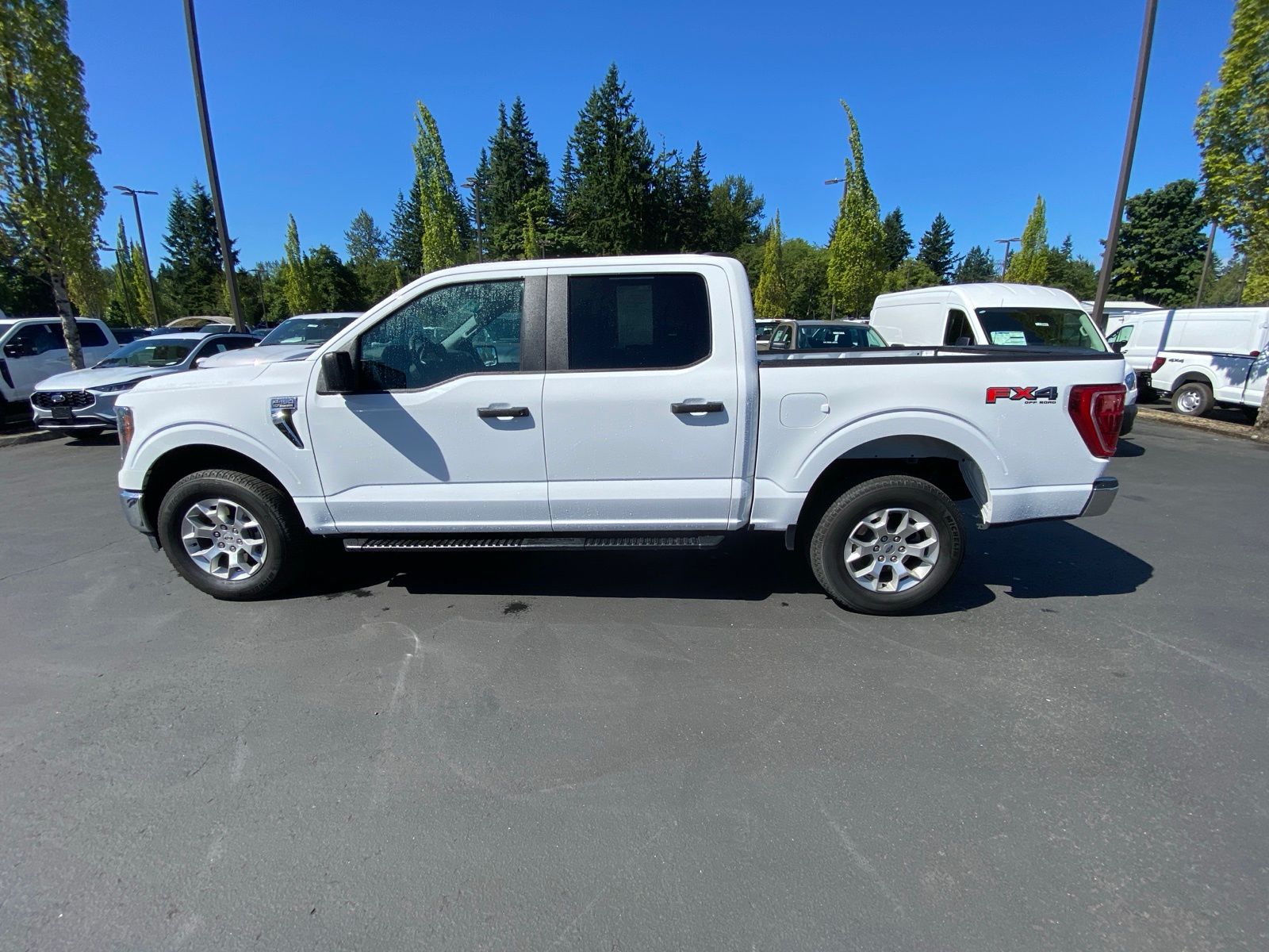 2023 Ford F-150 XLT photo 8