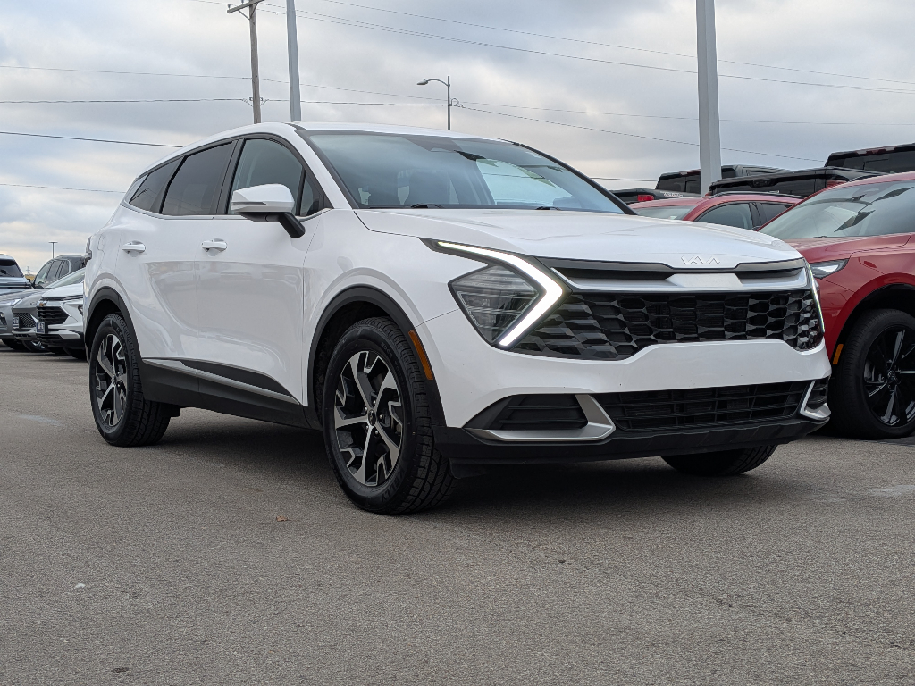 2024 Kia Sportage EX's photo