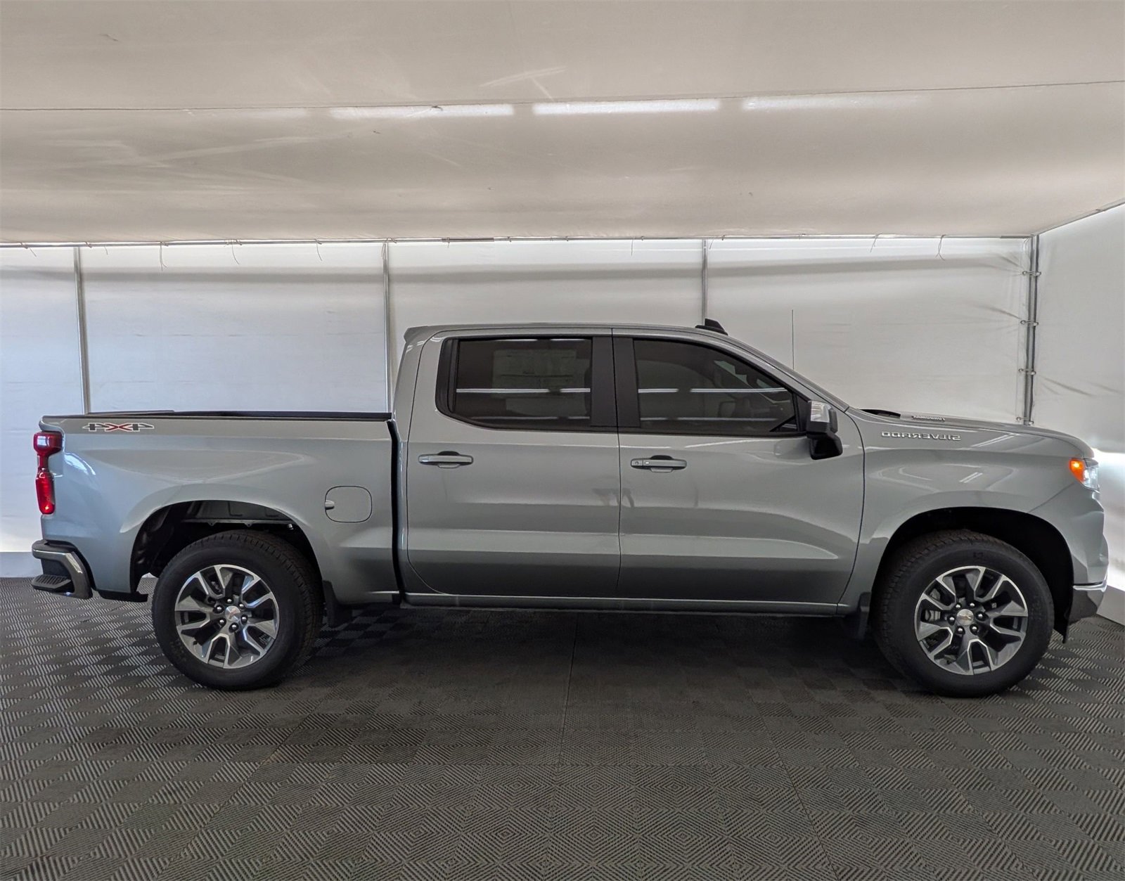 2025 Chevrolet Silverado 1500 LT photo 7