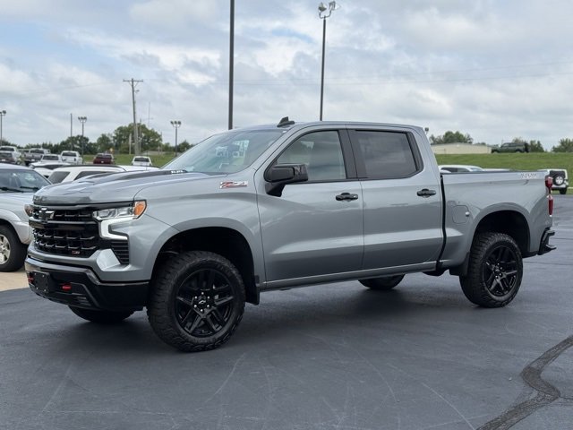 2025 Chevrolet Silverado 1500 LT Trail Boss photo 3