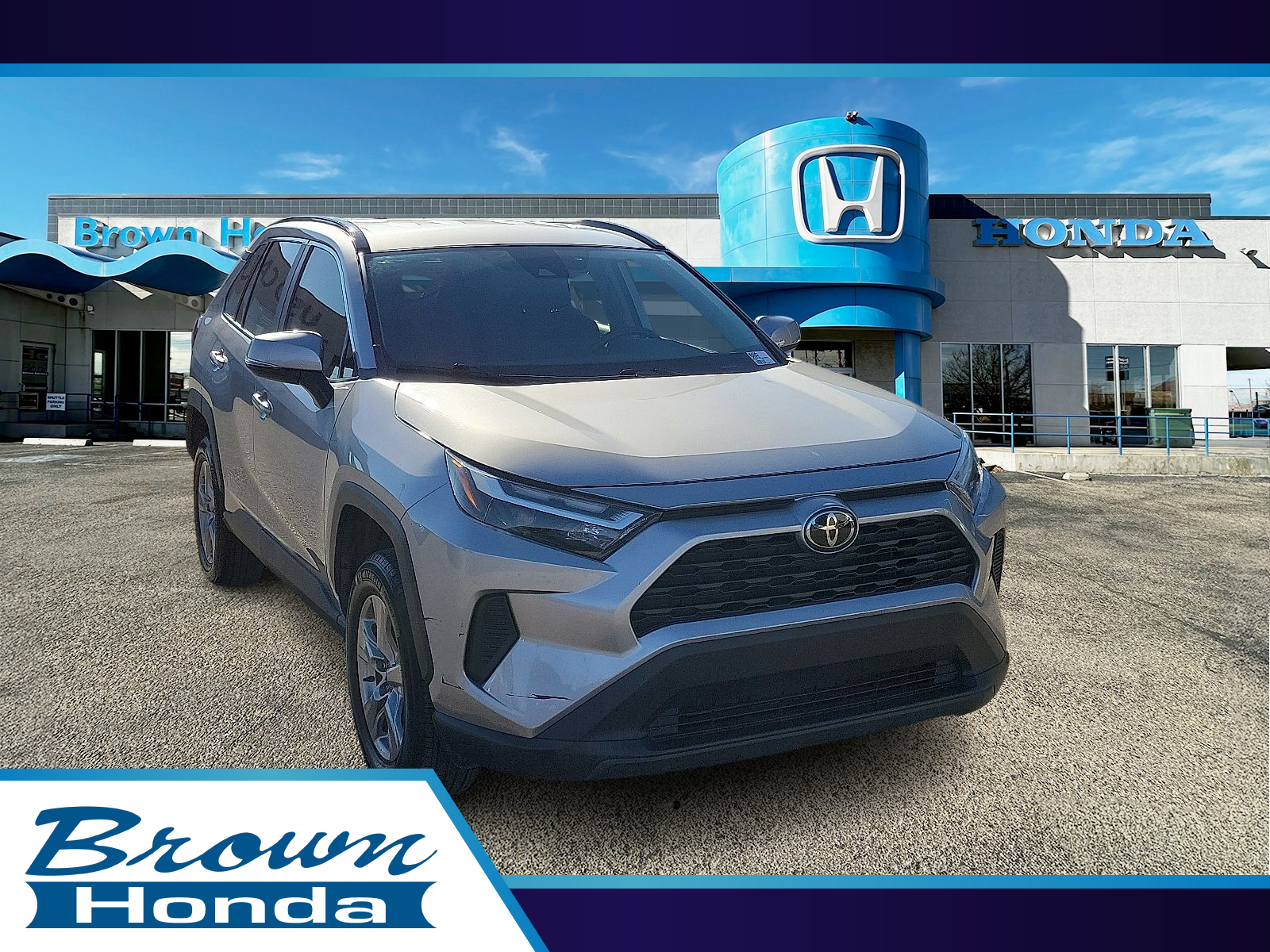 2023 Toyota RAV4 XLE's photo