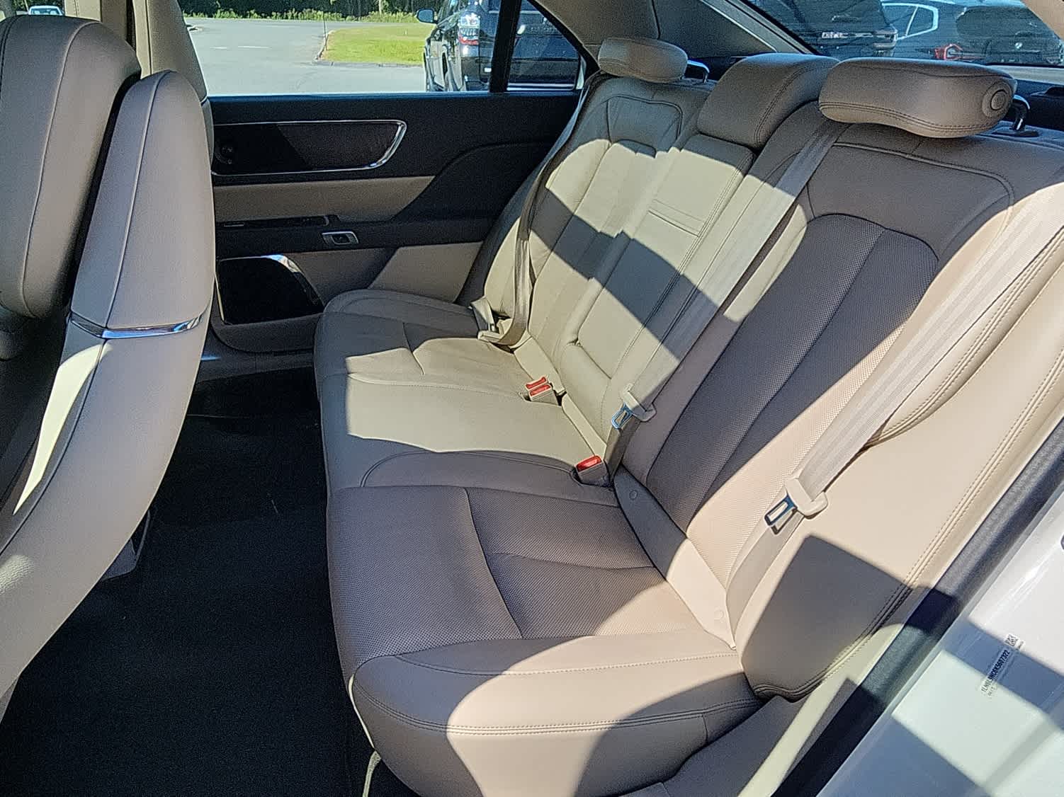 2019 Lincoln Continental Reserve photo 7