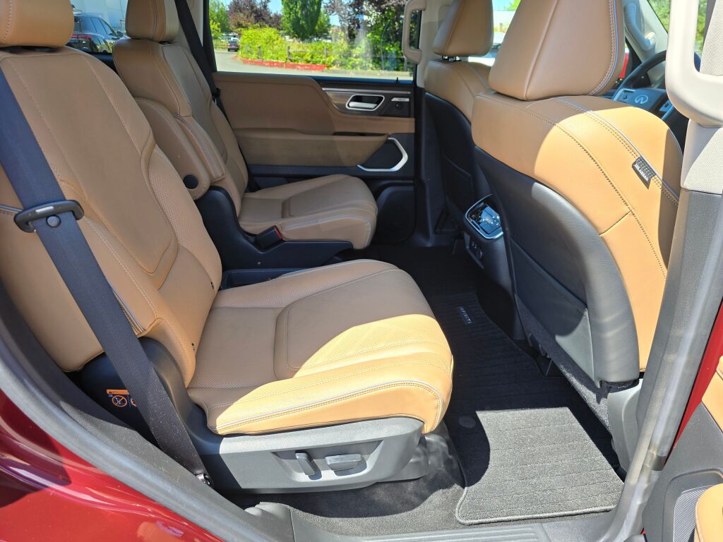 2025 Infiniti QX80 Luxe photo 12