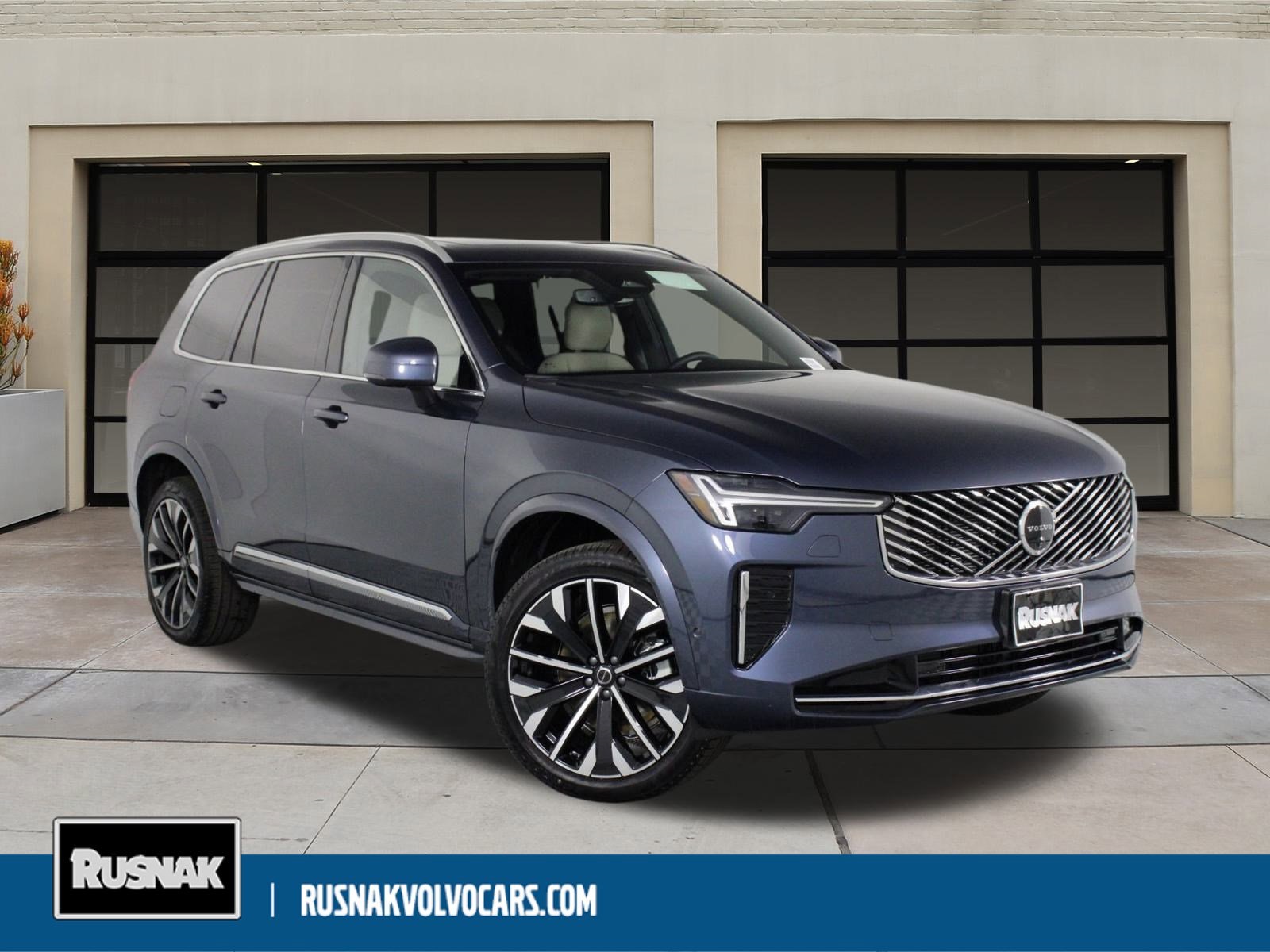 2025 Volvo XC90 Plus's photo