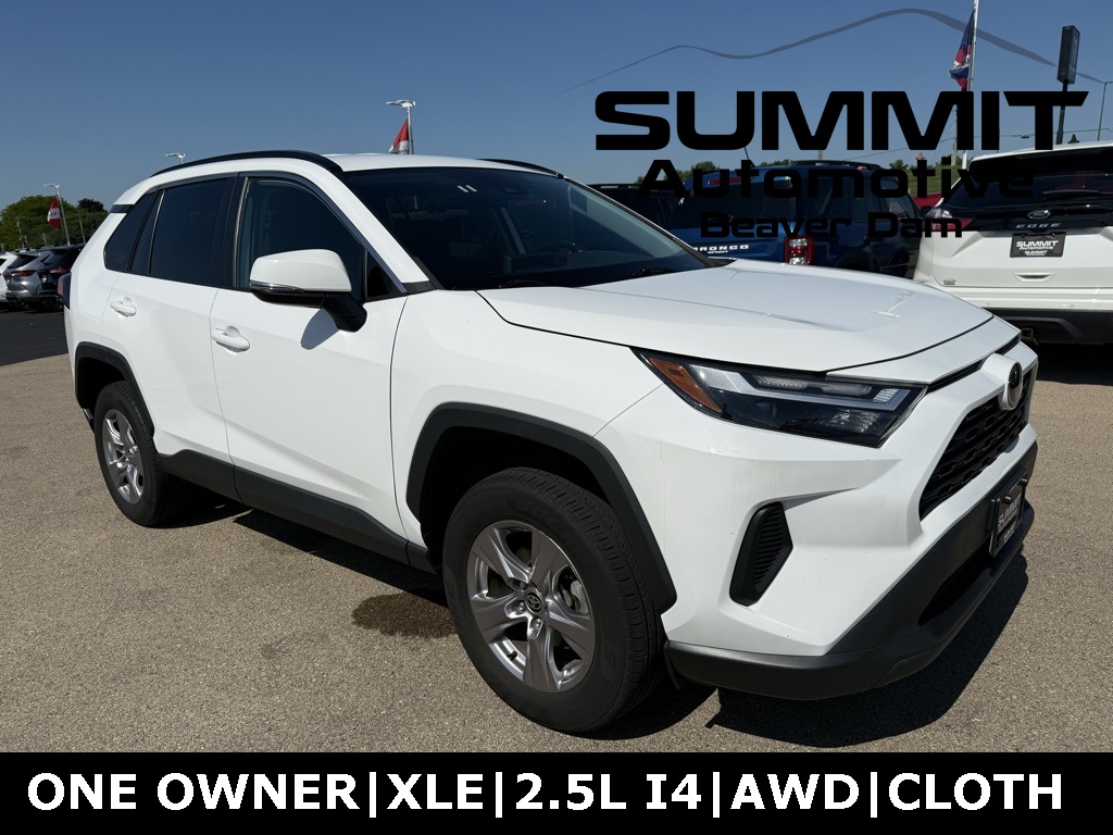 2022 Toyota RAV4 XLE's photo